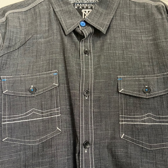 Men’s Button-Up - Picture 2 of 2